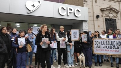 Se hizo una nueva marcha contra la Clínica Centro: el enérgico discurso de la hija de Sandra Quinteros