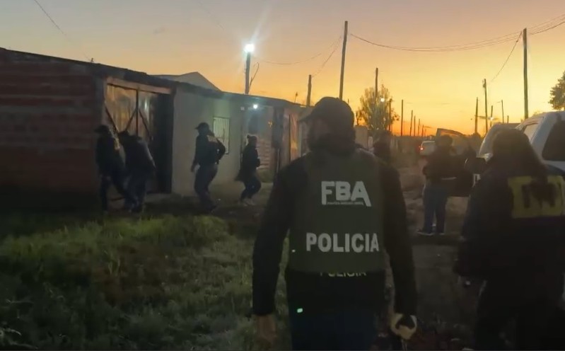 Video: cayeron "los dominicanos" en un importante operativo antinarco en el barrio Vista Linda