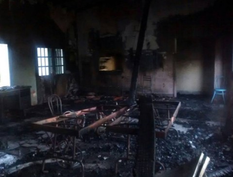 Incendiaron el hogar de "Felices los Niños" en la cual se iba a colocar la "Casa de abrigo"