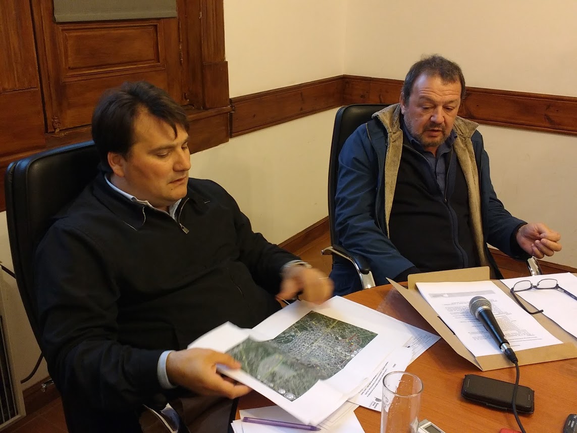 Nuevas obras de agua y cloacas y trabajos en un ascensor roto del hospital