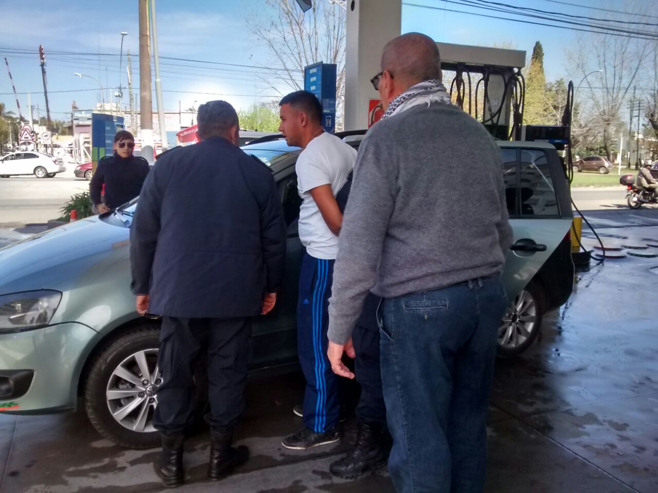 detenido-estacion-servicio