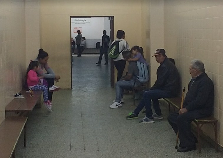 Pacientes se quedaron "sin paciencia", por las demoras de la guardia