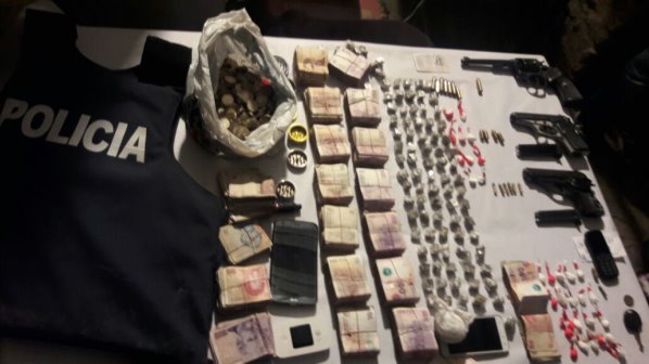 Dieron con una banda con base en Merlo que también vendía drogas en Rodríguez