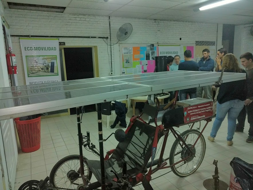 El ISFT 188 llevó su prestigio a una exposición y sus proyectos al Municipio