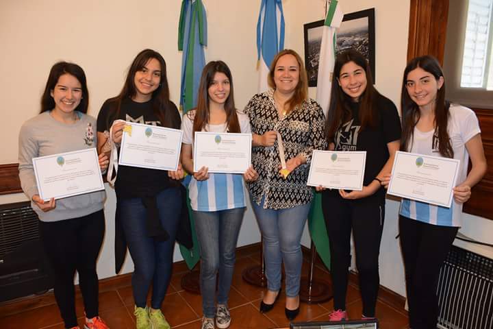 Distinguieron a bailarinas rodriguenses por su victoria en Brasil