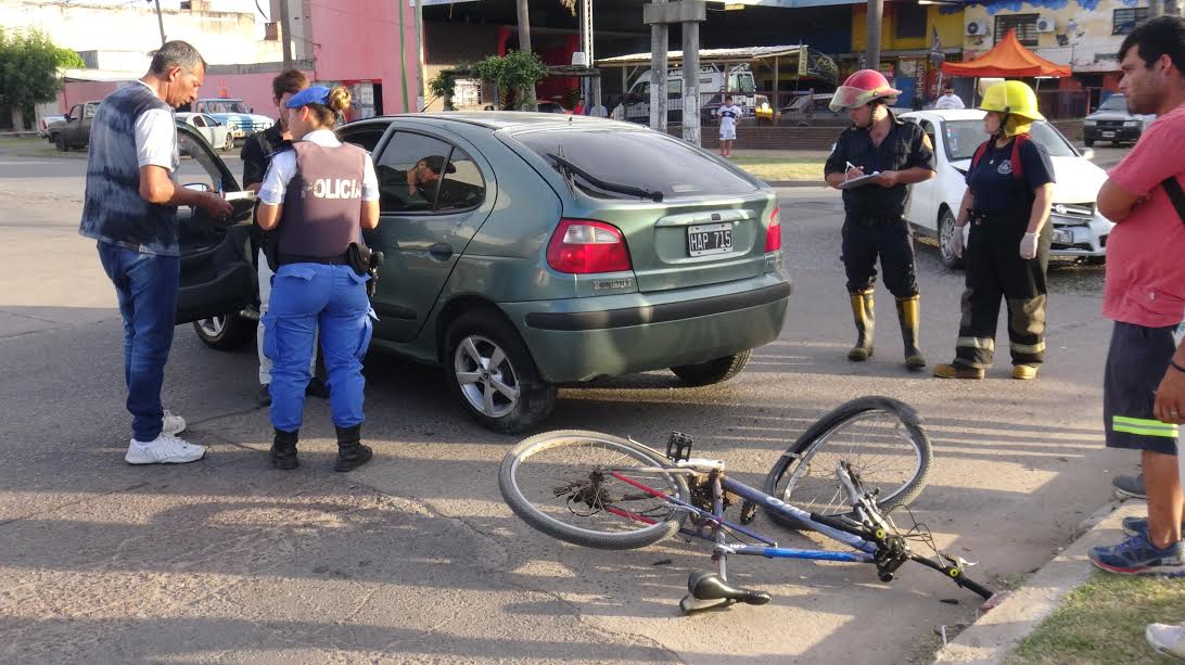 Otro accidente en una esquina peligrosa de la ciudad