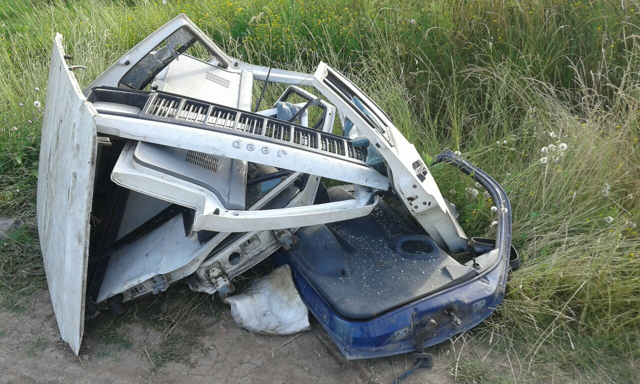 Autos desarmados en San Joaquín