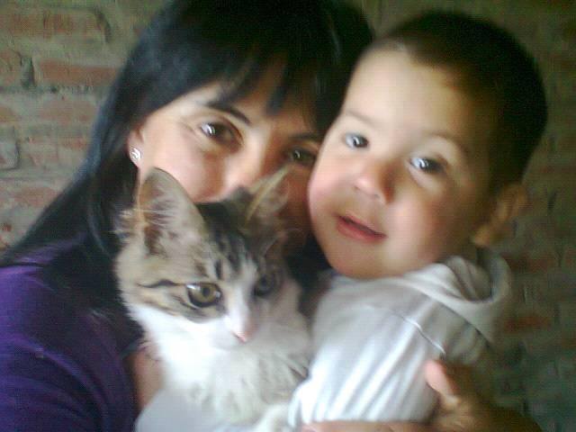 Madre soltera pide ayuda por el incendio de su casa en barrio Raffo