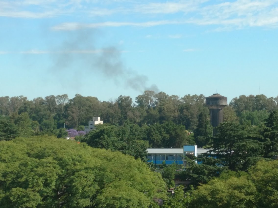 Gran incendio en una fábrica de pallets y otro en una casilla