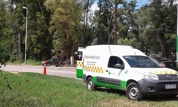Comenzaron los controles por excesos de velocidad en un acceso del distrito