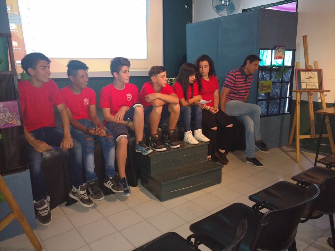 Homenaje a docente detenida y desaparecida mediante un video de estudiantes