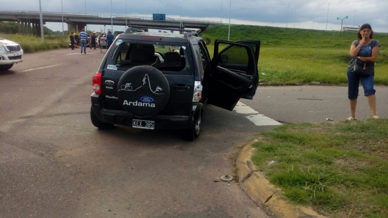 Una mujer embarazada resultó herida en un fuerte choque en el cruce de las rutas 6 y 7