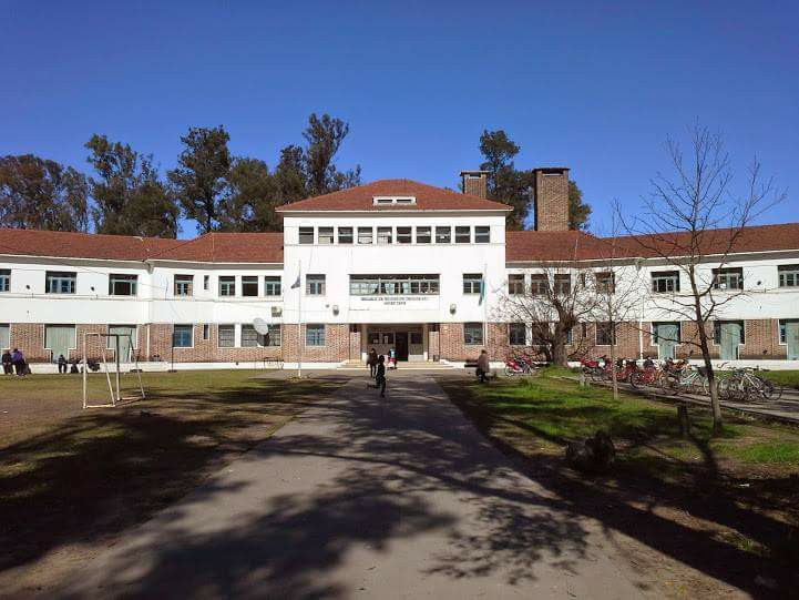No hay clases en una secundaria por una desinfección preventiva tras un caso de tuberculosis