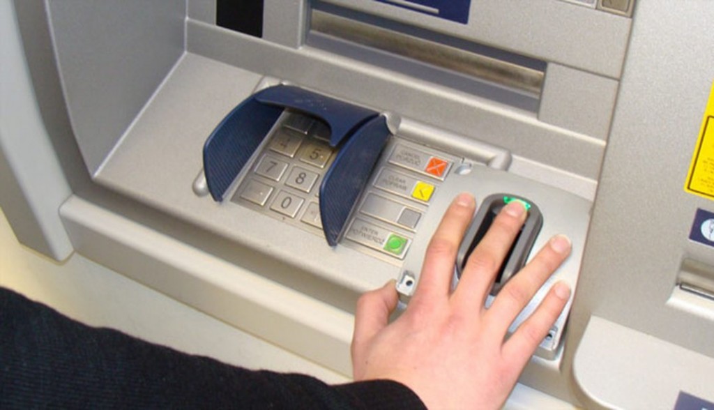 Reemplazarán las tarjetas por las huellas dactilares en los cajeros automáticos