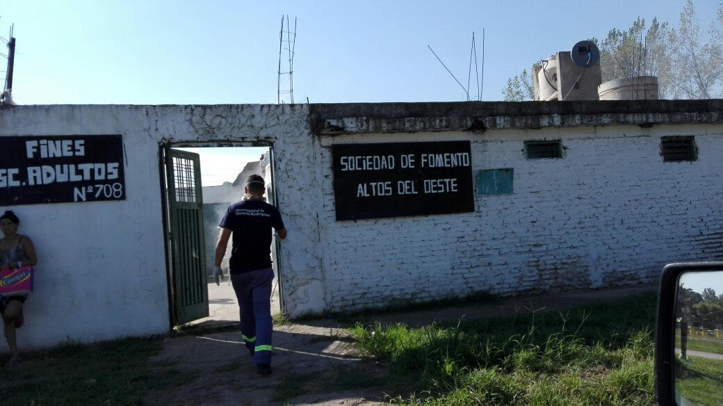 La división de fumigaciones trabajó contra distintas plagas en los barrios