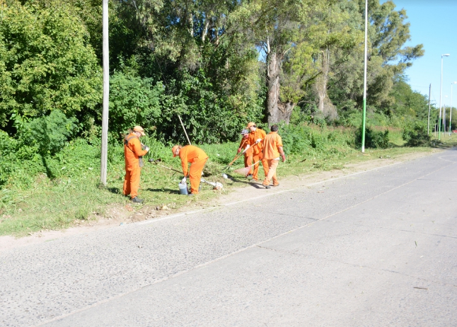 Mientras se ensancha la Ruta 24, vecinos de Los Aromos se mueven por su barrio
