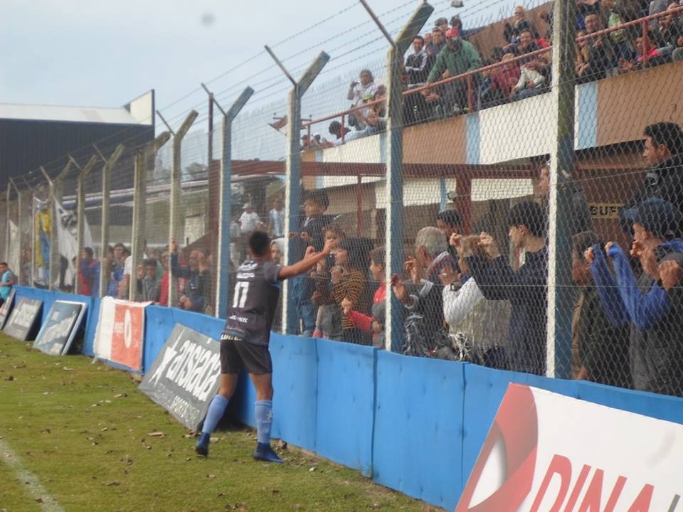 Atlas ganó y sigue en la pelea