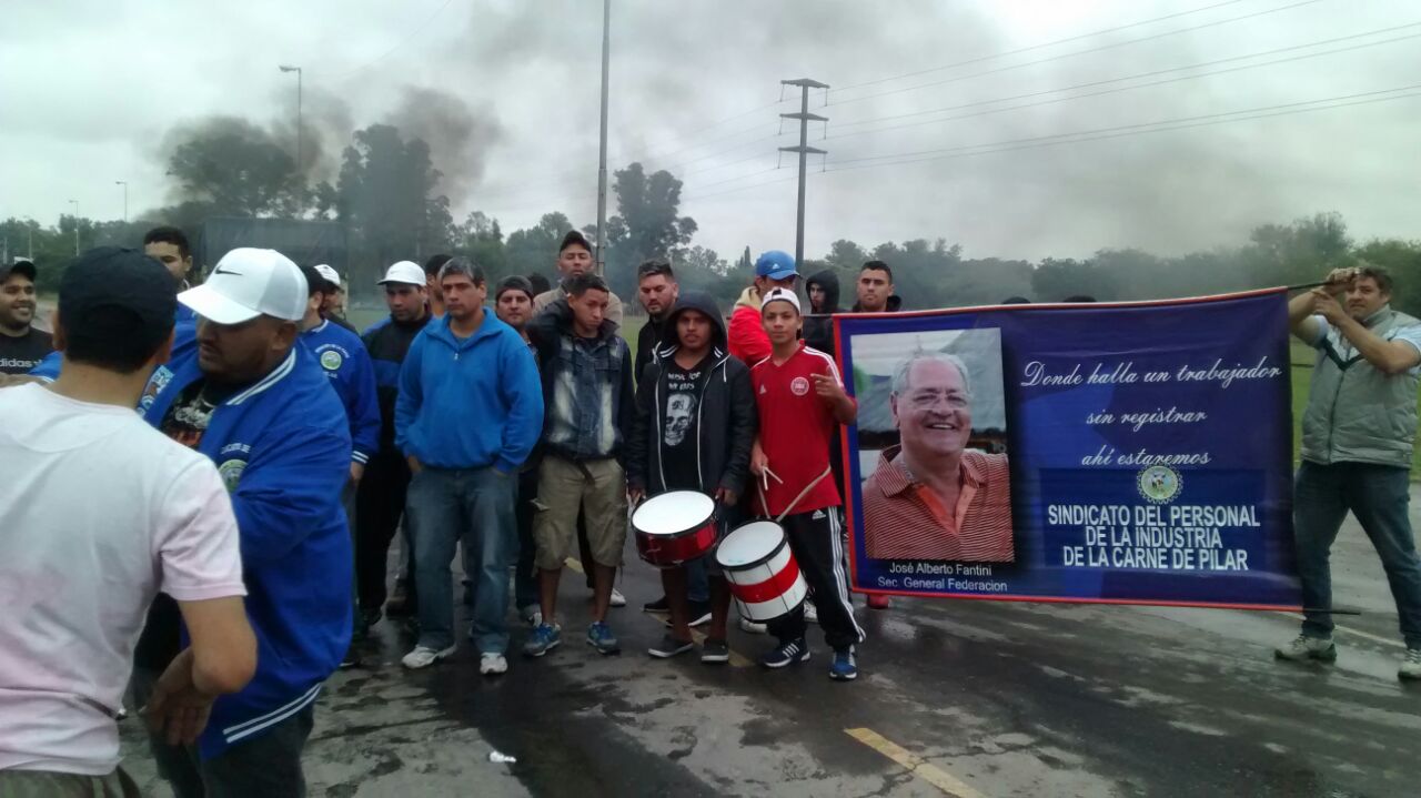 Nuevo corte en la Ruta 28 por el reclamo de los trabajadores de un frigor&iacute;fico local