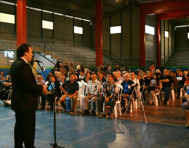 Se firmaron y entregaron escrituras a vecinos de distintos barrios