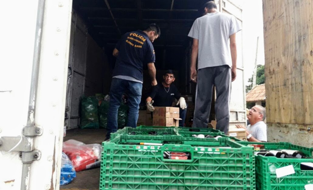Dueños de franquicia de supermercado, aprehendidos tras robarse más de $1 millón en mercadería
