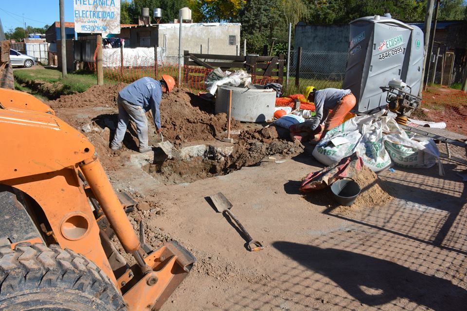 Continúa la construcción de la red cloacal en Villa San Martín