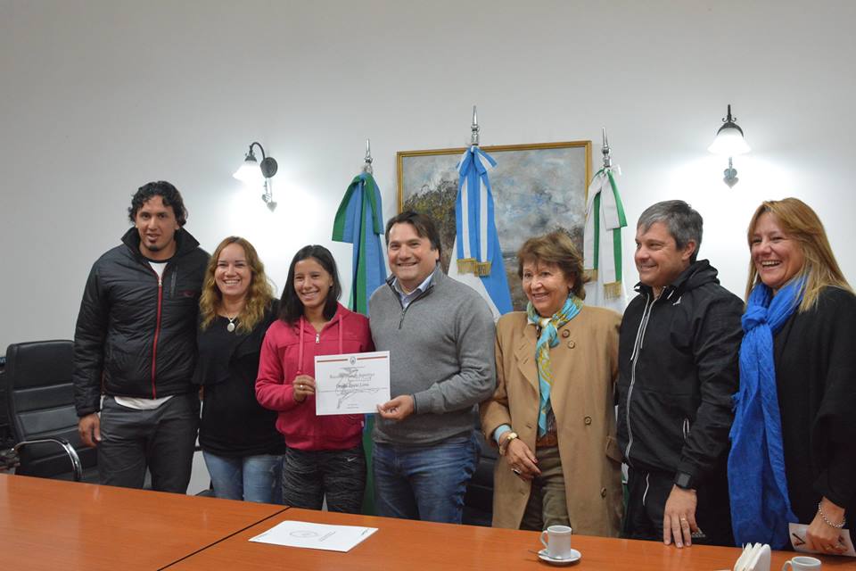 Oriana Prieto fue distinguida en el Palacio Municipal