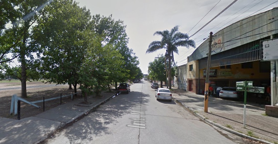 Motochorros quisieron robarle a una mujer pero se llevaron una sorpresa
