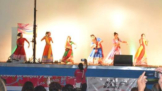 festival-a-mi-pueblo-le-gusta-bailar