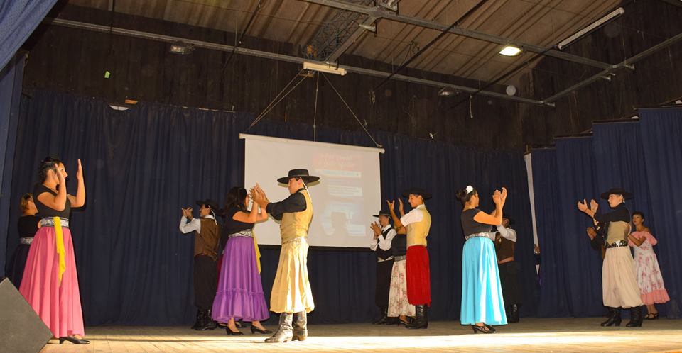 se-completo-a-mi-pueblo-le-gusta-bailar