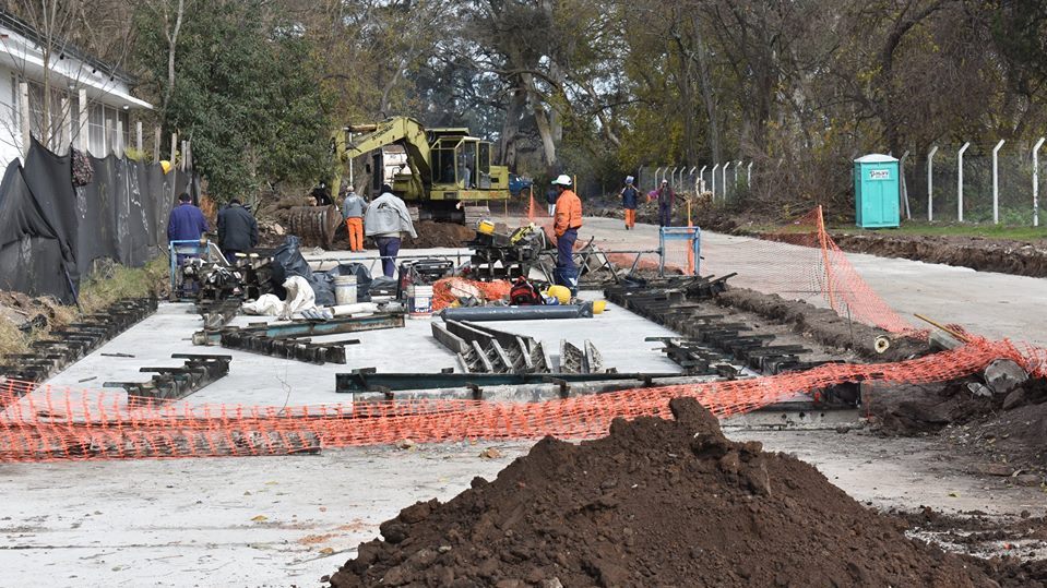 Comenzó la puesta a punto del polideportivo