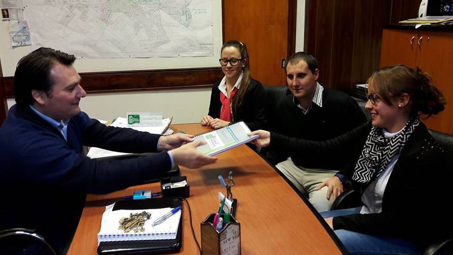 estudiantes-presentaron-manual-de-rrhh