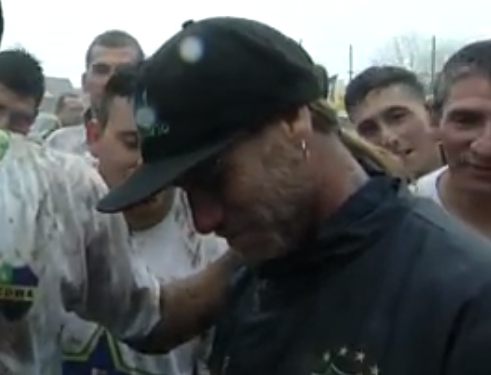 El Lobo Cordone, emocionado tras el ascenso y las palabras que le dedicaron sus futbolistas