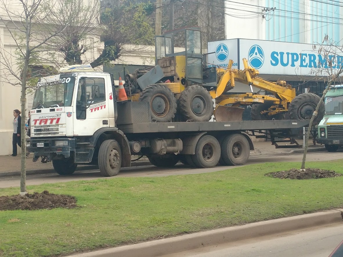 Hallaron a morenense que hurtó una motoniveladora y se la llevó en un camión