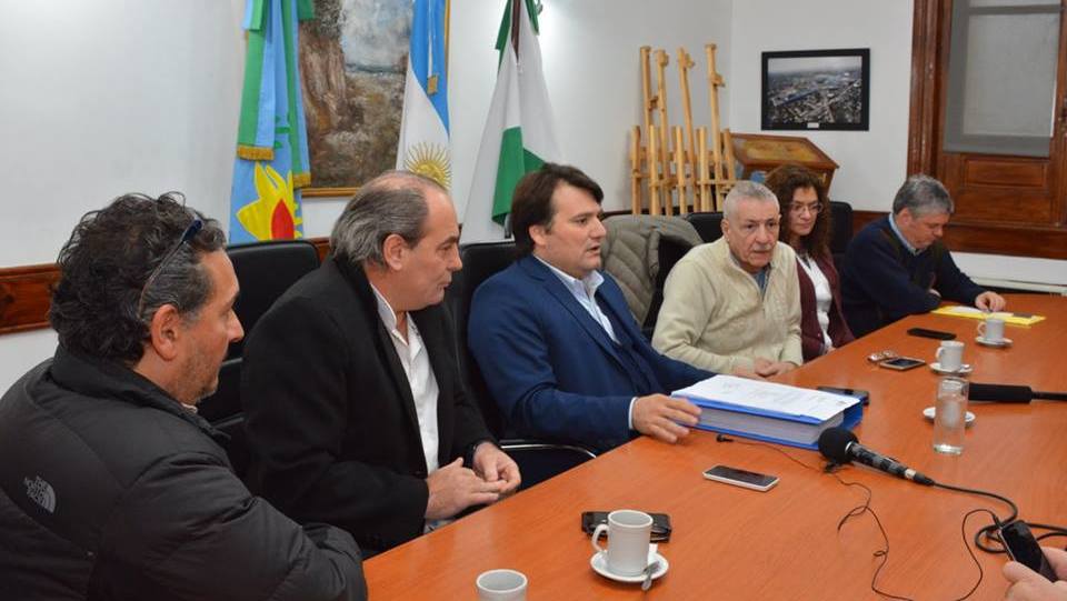 Presentaron el proyecto del "nuevo Vicente López" mientras esperan que lleguen médicos al actual