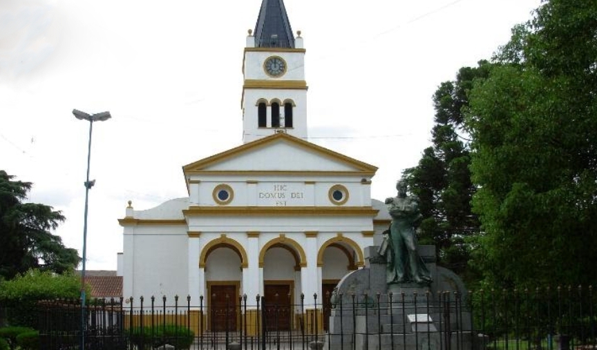 iglesia-plaza-martin-rodriguez-nuestra-senora-dedl-carmen