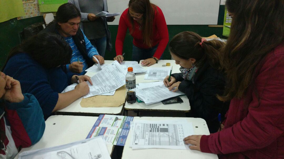 García superó a Ruiz por escaso margen y la elección quedó abierta