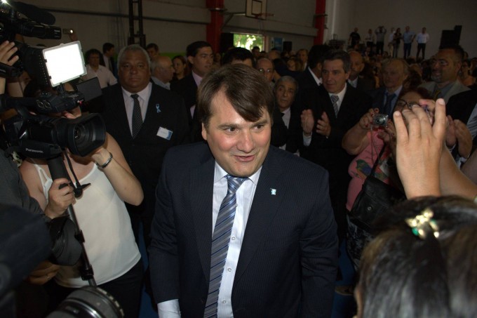 Kubar se quitó un rival político incorporándolo a su gabinete