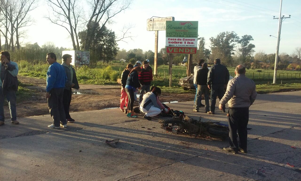 Un motociclista está grave después de un fuerte accidente sobre la Ruta 24