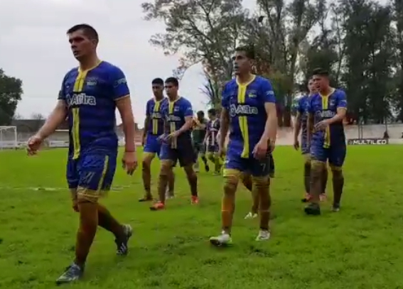 En un cancha castigada por la lluvia, Alem perdió el clásico ante Luján