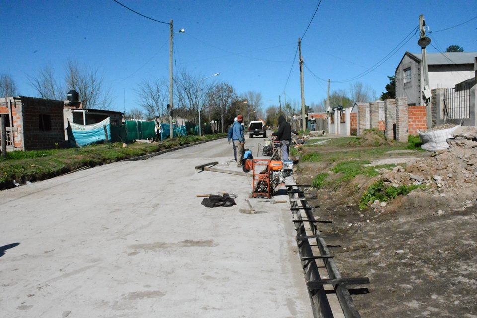 Se informó la pavimentación de una calle en uno de los barrios