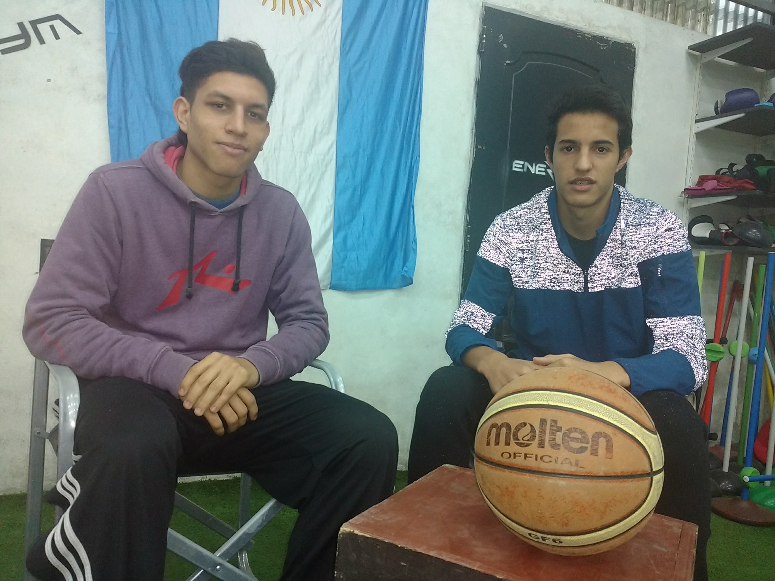 Dos promesas del basquet rodriguense buscan llegar a lo más alto