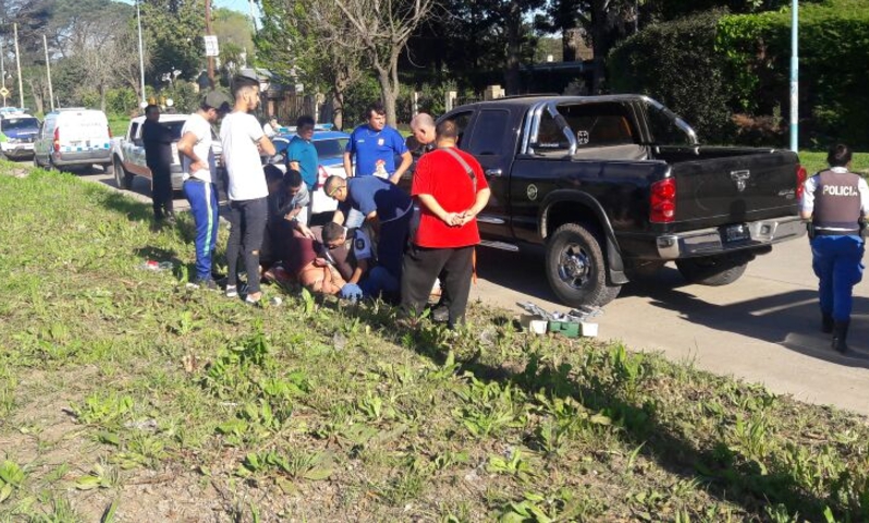 Hombre fue interceptado cuando corría por la calle desnudo