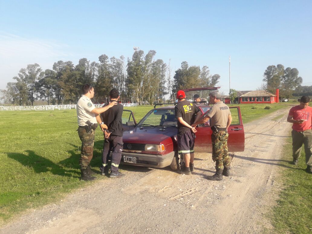 Detuvieron a dos integrantes de una banda que cometía robos muy particulares en Rodríguez y alrededores