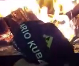 gisela-devia-prende-fuego-remera-kubar