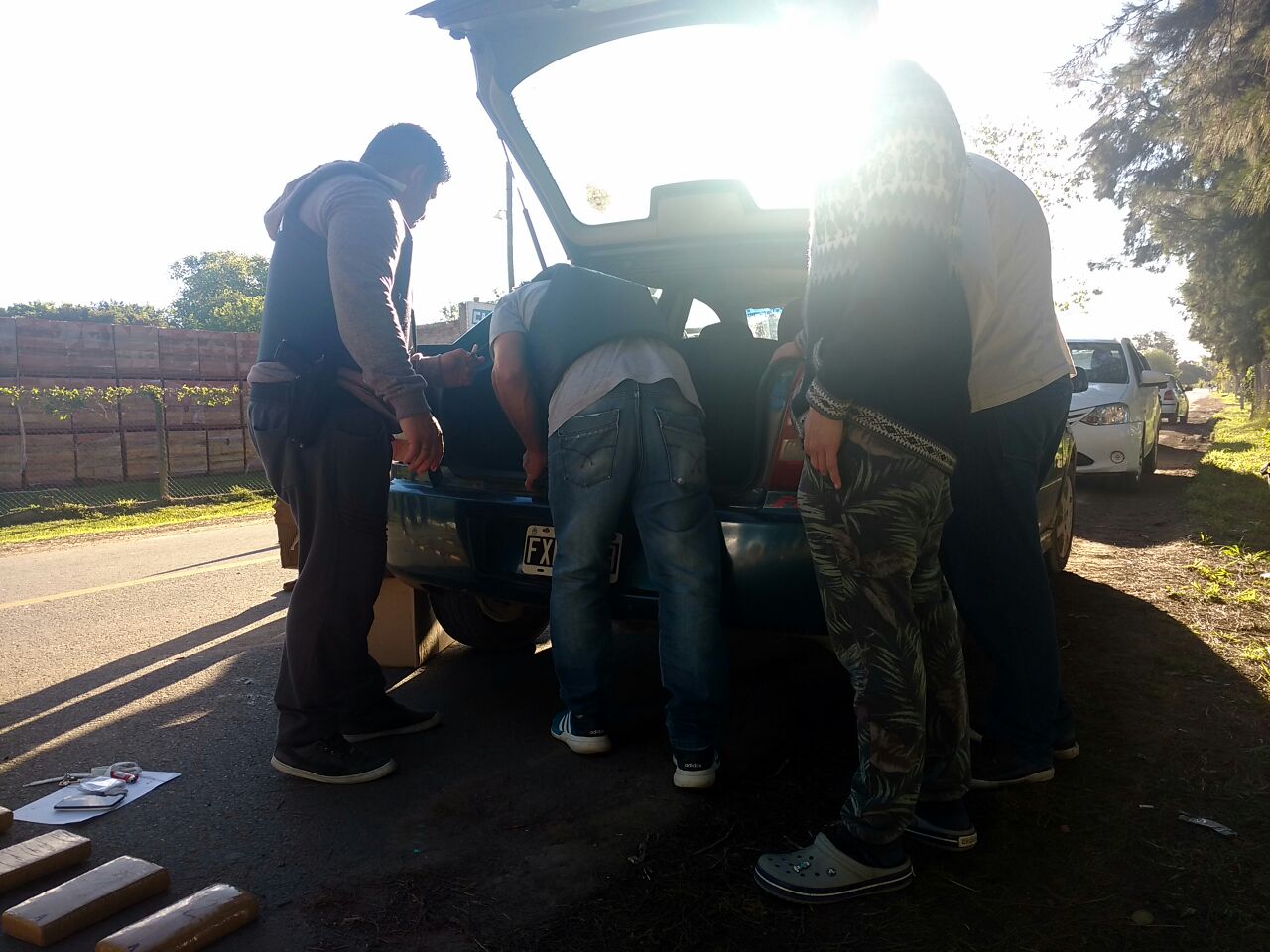 Interceptaron un auto con importante cantidad de droga en una colectora del Acceso Oeste