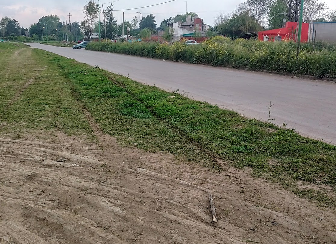 Nene y su madre heridos graves por auto que se subió a la vereda