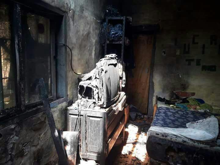 Una familia perdió todo al incendiarse su vivienda en Los Naranjitos