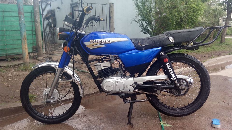 Le robaron la moto que usaba para trabajar a pocas cuadras de su casa