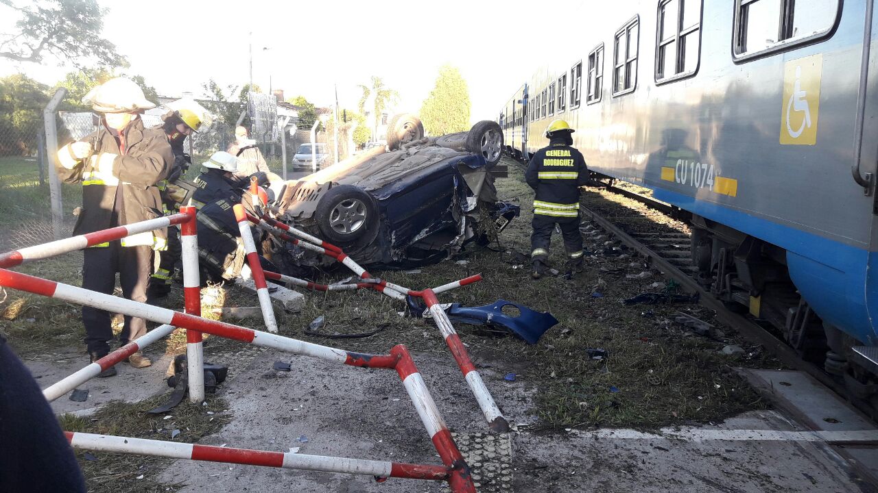 choque-tren-auto-octubre-2017-1