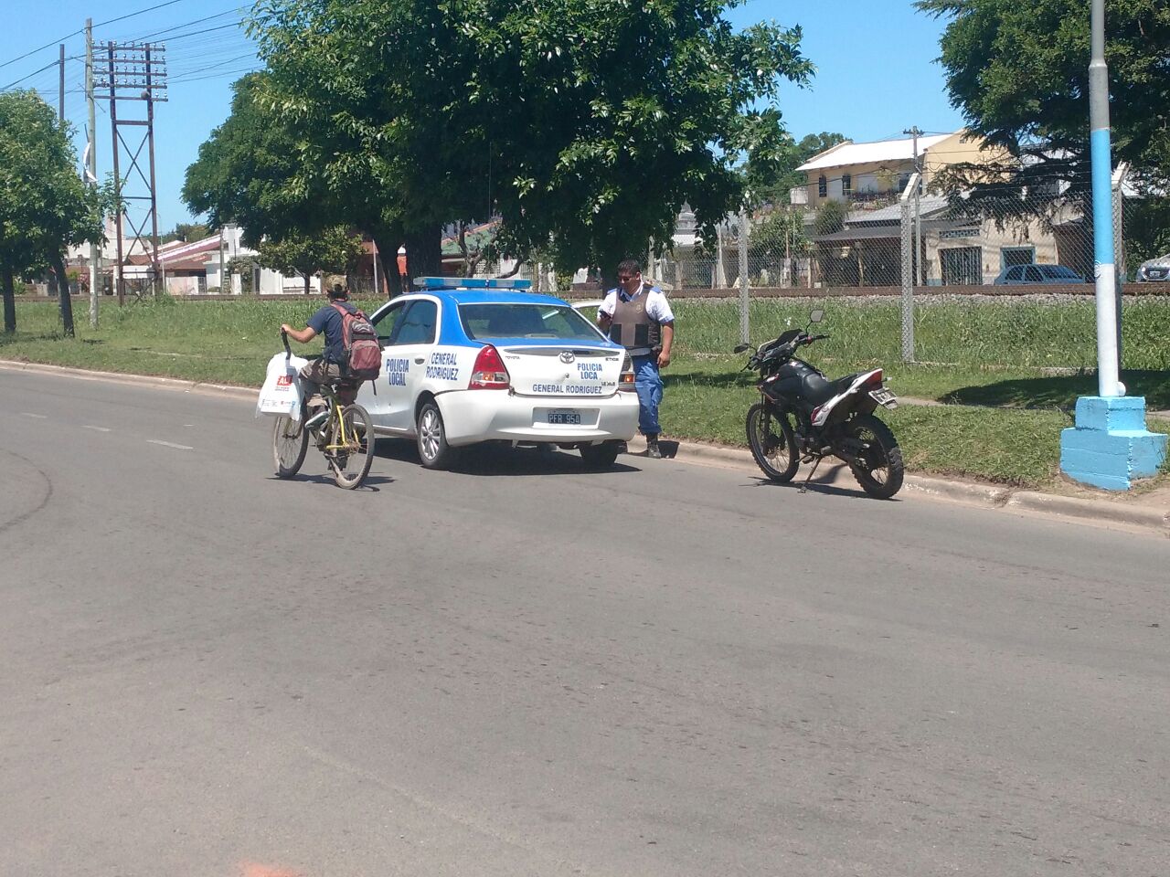 Una moto chocó contra una camioneta sobre la Ruta 7